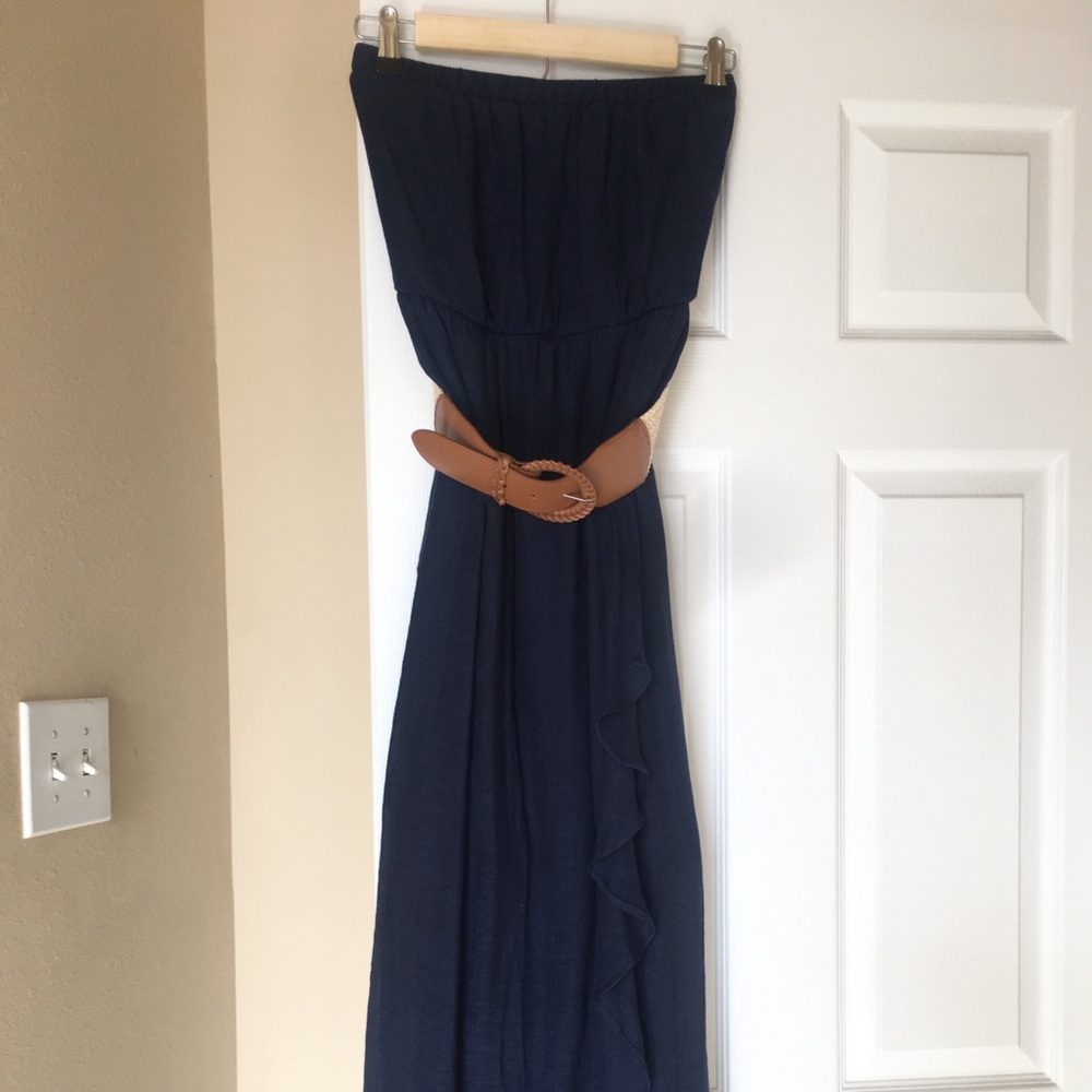 VISITING: Ruffled, strapless maxi - Picture 2 of 3